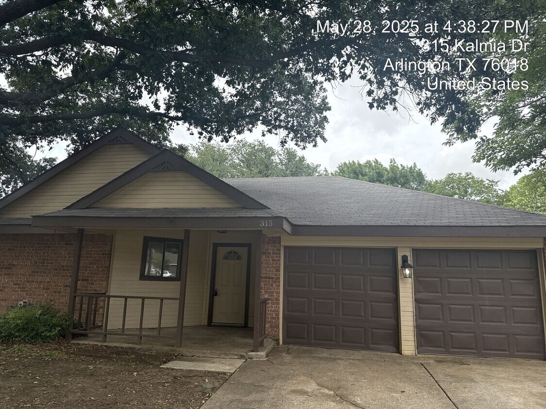Photo - 315 Kalmia Dr. 76018