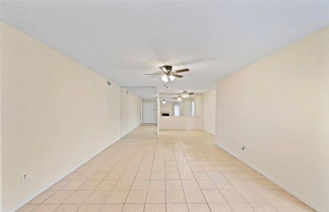 Foto del edificio - 9797 Leawood Blvd