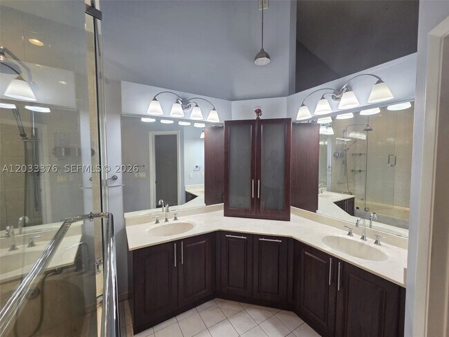 Building Photo - 15505 N Miami Lakeway