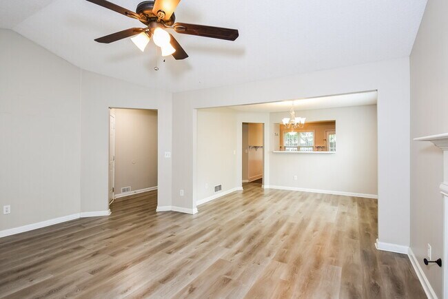 Foto del edificio - 4574 Grove Park Way NW