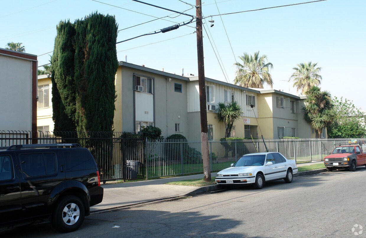 Building Photo - 14820 Blythe St