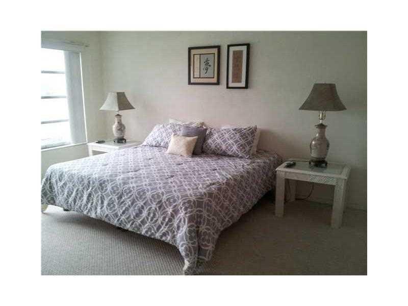 Foto del edificio - 2801 N Palm Aire Dr