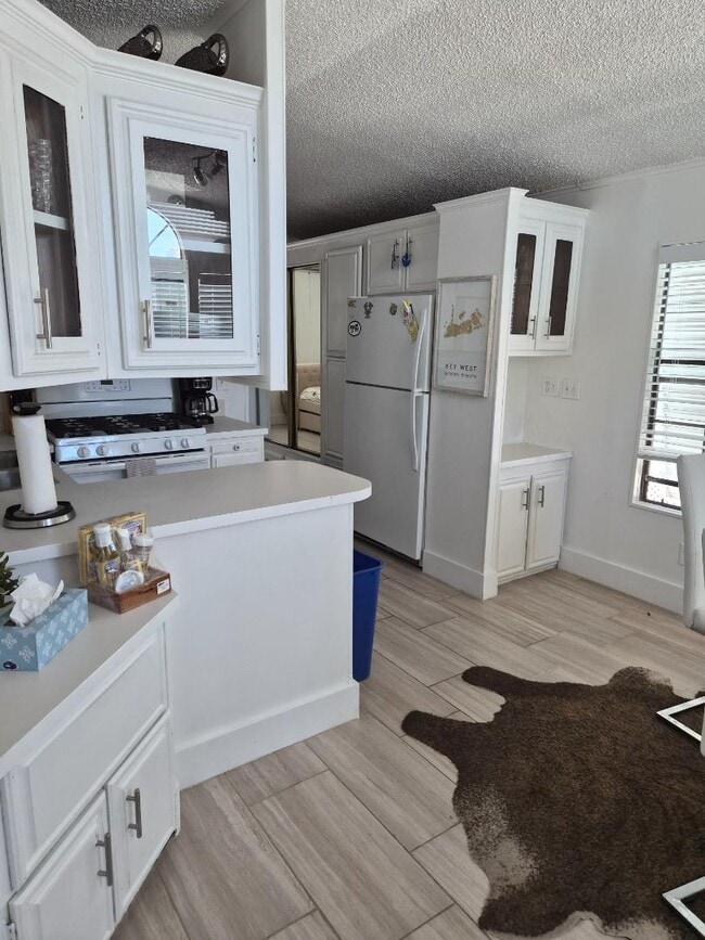 Building Photo - 55 Boca Chica Rd
