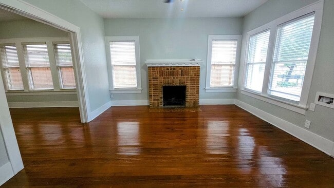 Photo - 2039 W Main St House