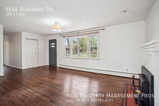 Foto del edificio - 6644 Ridgeway Dr