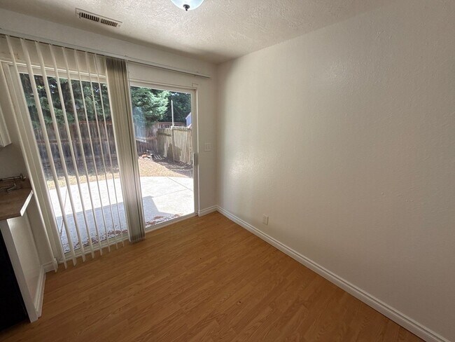 Foto del edificio - 5162 Lone Oak Rd SE