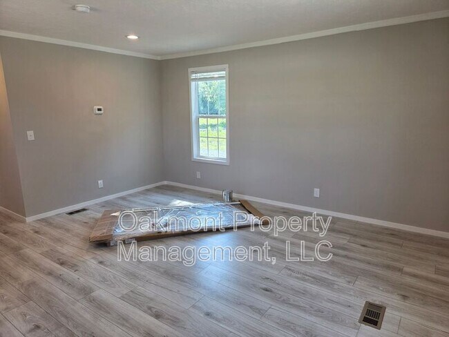 Foto del edificio - 223 Plum Dr