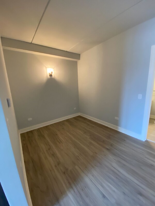 Building Photo - 310 W Division St