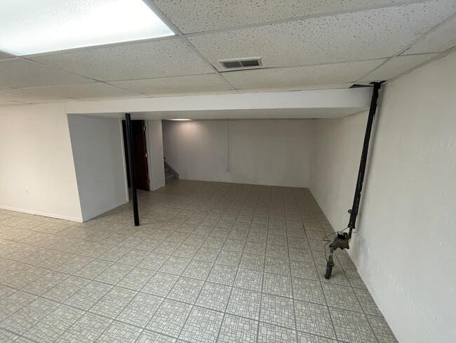 Building Photo - 31851 Breezeway Dr