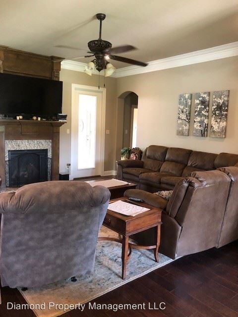 Building Photo - 4 br, 3 bath House - 517 Tupelo Dr.