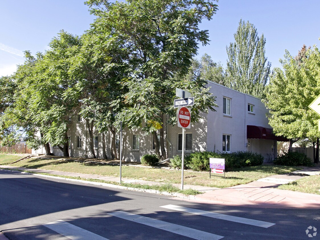 2480 W Caithness Pl, Denver, CO 80211 Apartments in Denver, CO