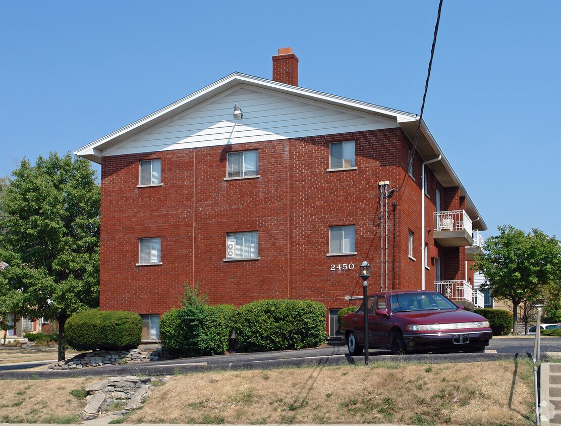 Primary Photo - 2450 Boudinot Ave