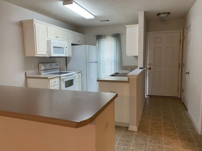 Building Photo - 7032 Reagan Cir