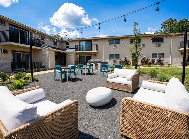 Salón al aire libre y terraza con parrilla - Goshen Terrace