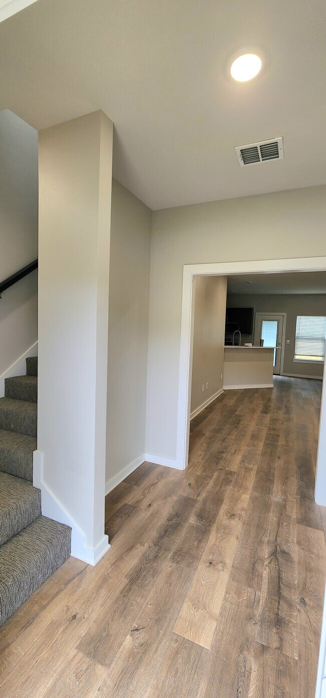 Entrada - 10589 Brothers Ln