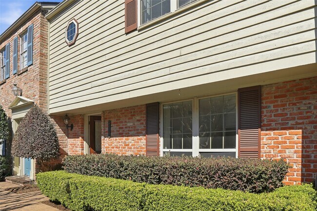 Foto del edificio - 5817 Valley Forge Dr