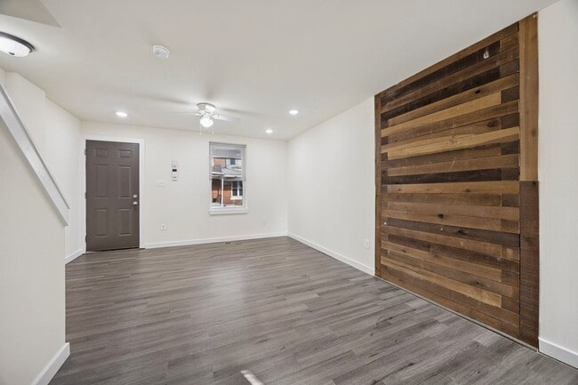 Building Photo - 5518 Pemberton St