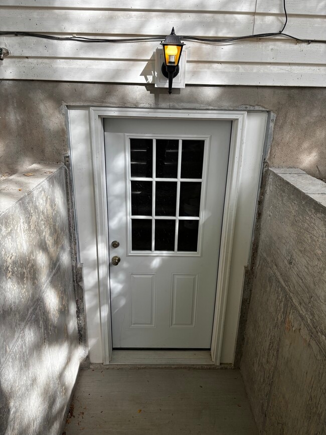 Foto del edificio - 1295 Riverview Dr