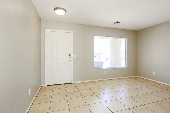Foto del edificio - 3326 W Shumway Farm Rd