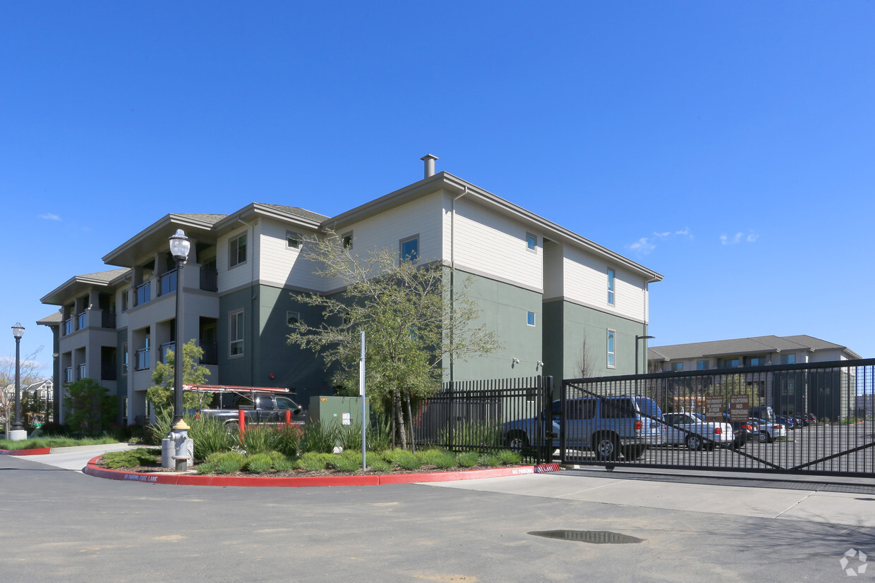 Foto del edificio - Curtis Park Court Senior Apartments