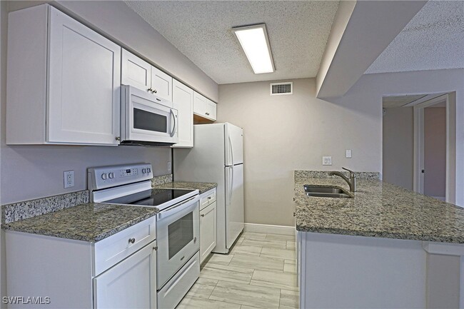 Foto del edificio - 5305 Summerlin Rd