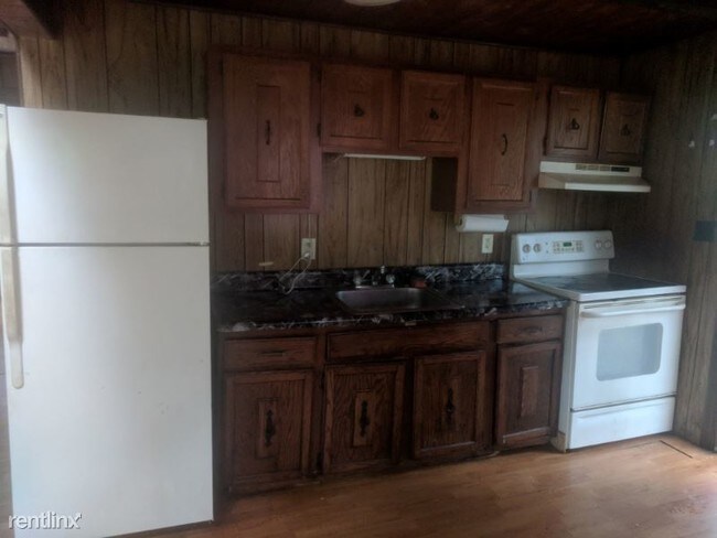 Building Photo - 3 br, 1 bath House - 6011 BOARDWALK DRIVE