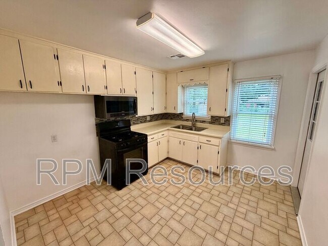 Foto del edificio - 6714 NW 27th St