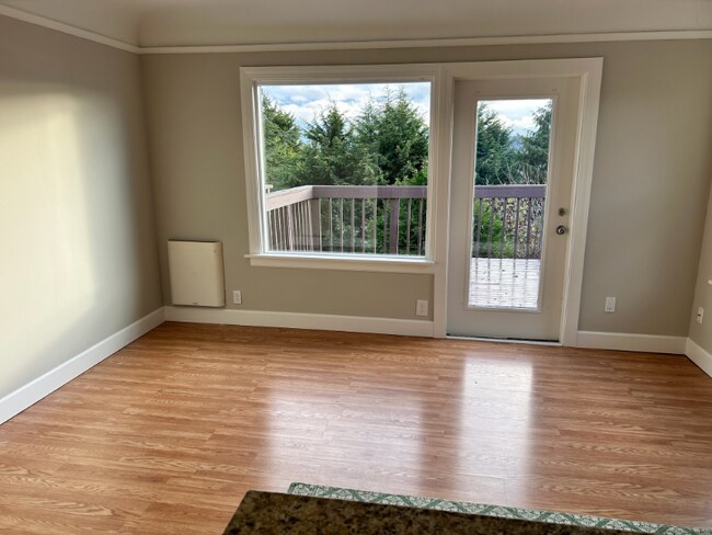 Building Photo - 3020 26th Ave W