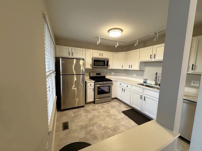 Building Photo - 1978 Gary Ct