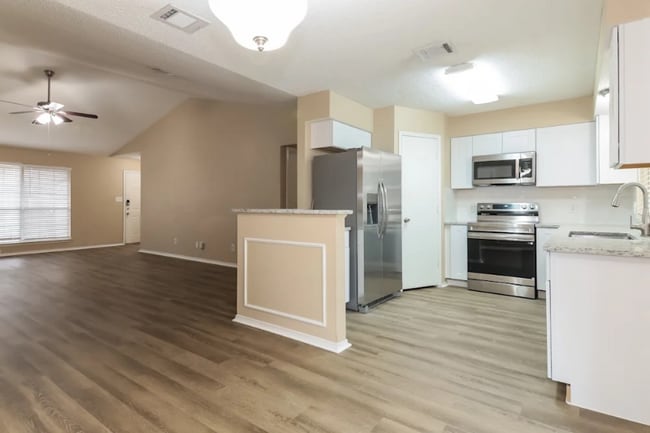 Foto del edificio - 4152 Hathaway Dr