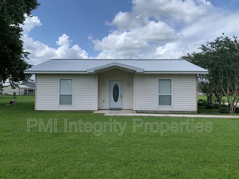 Primary Photo - 989 Country Ridge Rd