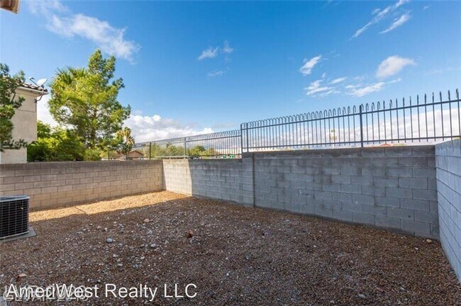 Foto del edificio - 3 br, 2.5 bath House - 6134 Pine Villa ave