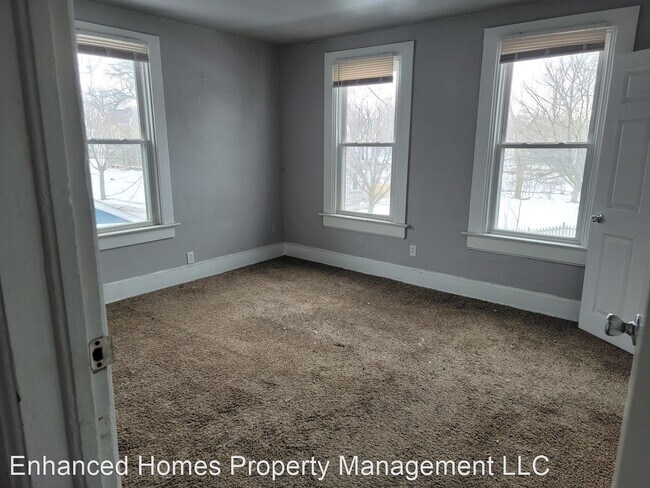 Building Photo - 4 br, 3 bath House - 612 W. 14th St.