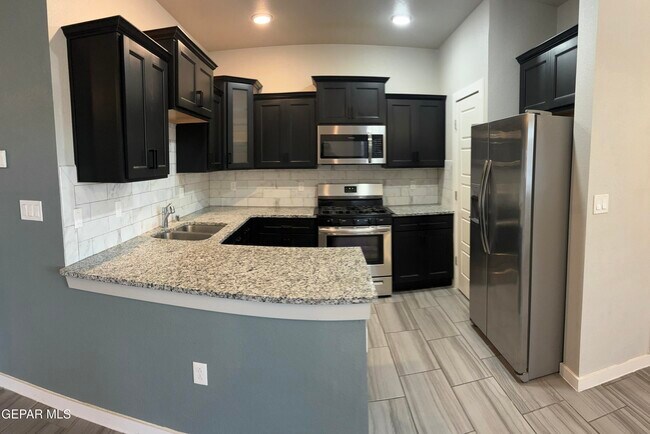 Building Photo - 10129 Red Vly