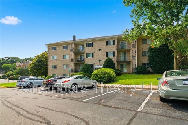 Foto del edificio - 1521 Colonial Dr