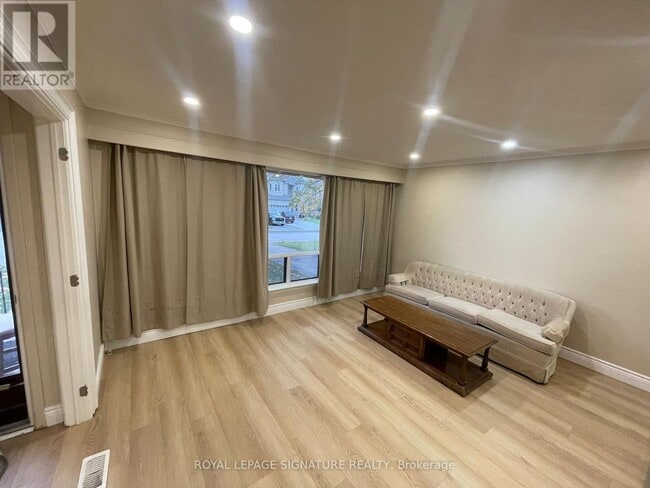 Building Photo - 67 Hart Ave