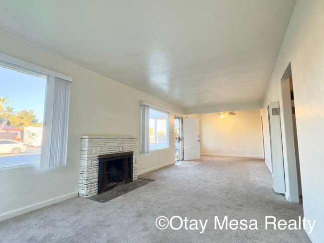 Building Photo - Charming 2-Bedroom Home with Expansive Outdoor Space