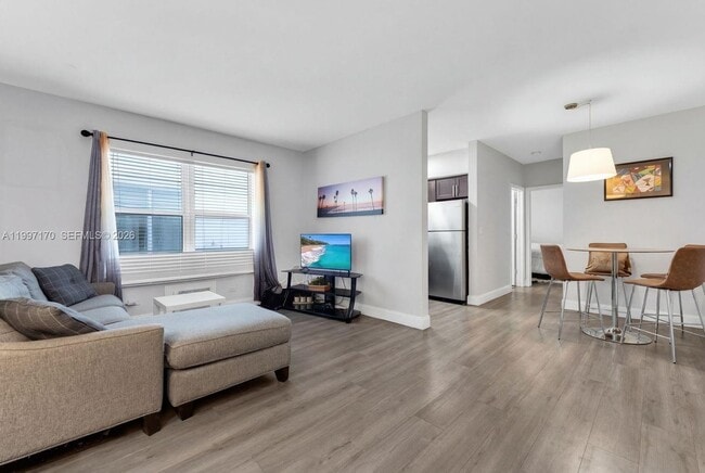 Foto del edificio - 7334 Harding Ave