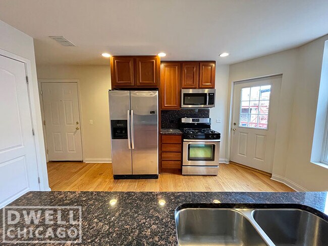 Foto del edificio - 720 W Buckingham Pl