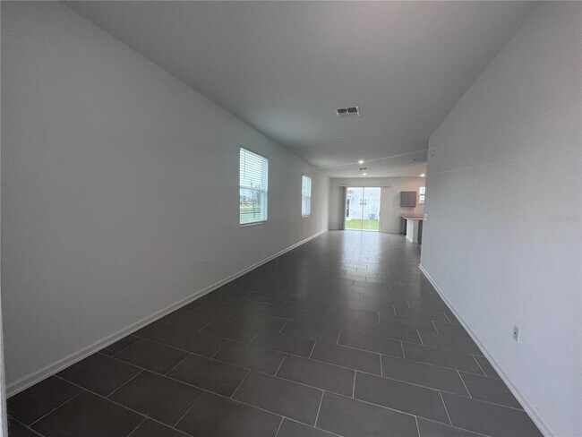Foto del edificio - 7649 Danube Rd