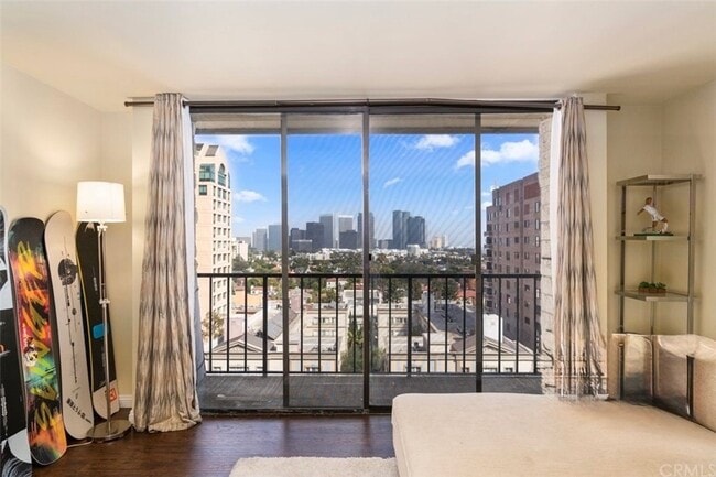 Foto del edificio - 10535 Wilshire Blvd