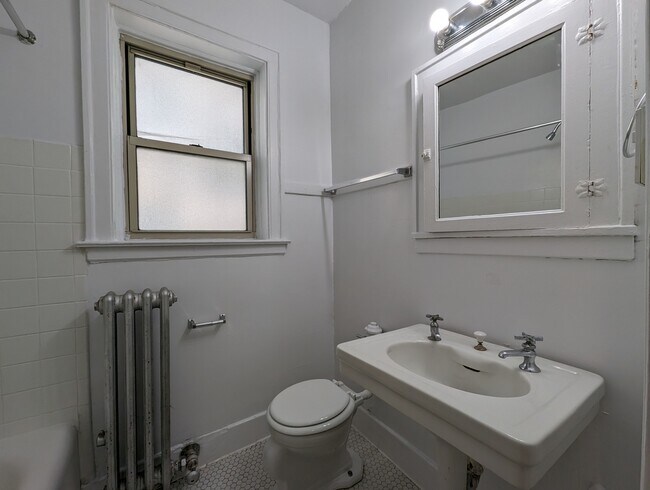 Foto del edificio - 2536 N Sawyer Ave