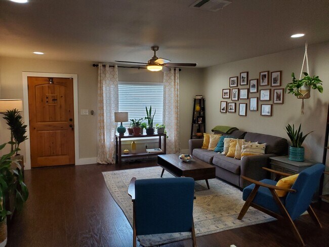 Foto del edificio - 5510 Manor Rd