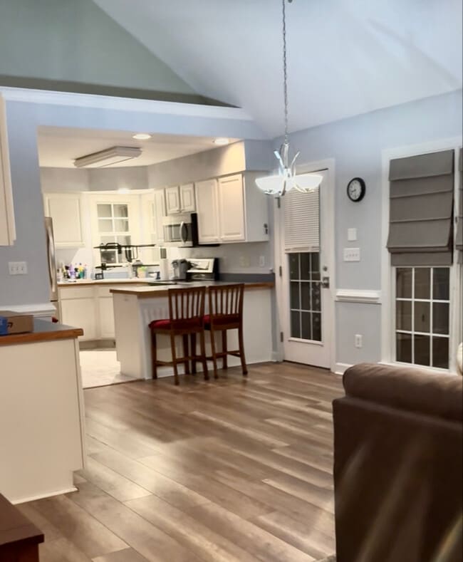 Foto del edificio - 285 Stoneridge Ct