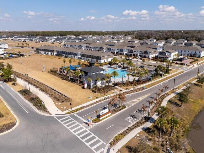 Building Photo - 5090 Shady Pnes Dr