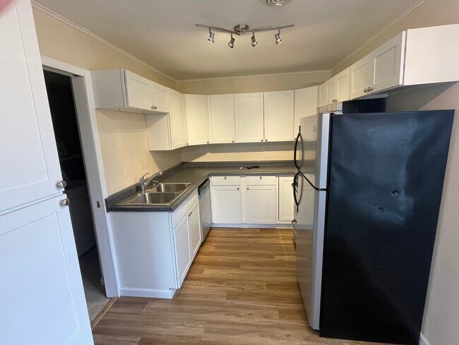 Kitchen - 1105 Corrinne St