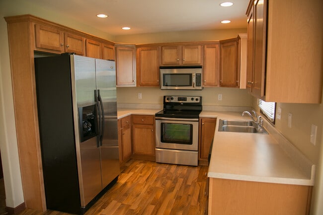 Building Photo - 6300 Pawnee Ln
