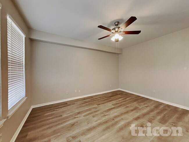 Building Photo - 2705 Lauren Way