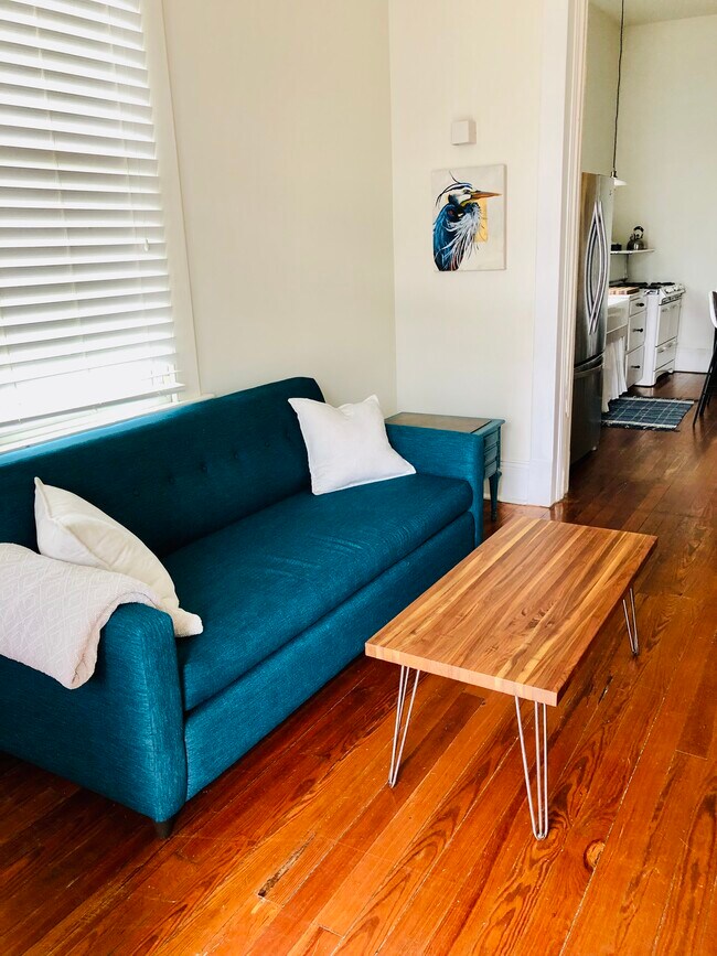 Foto del edificio - 1358 Constance St