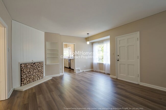 Foto del edificio - Charming Three Bedroom Duplex In First Add...